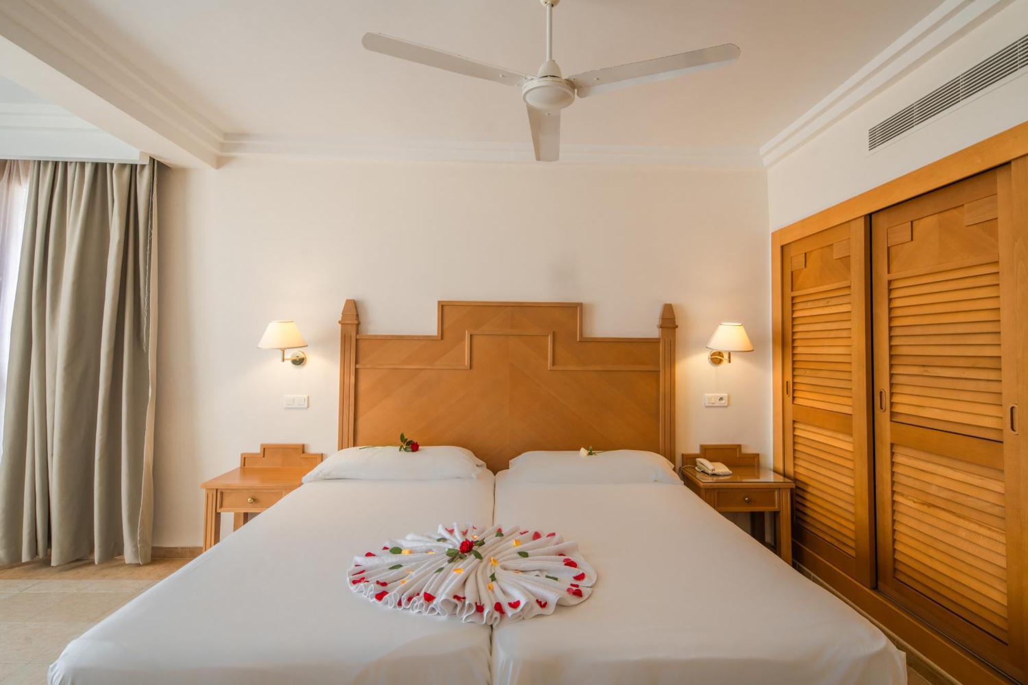 Concorde Marco Polo Hotel Al-Hammamat Bagian luar foto
